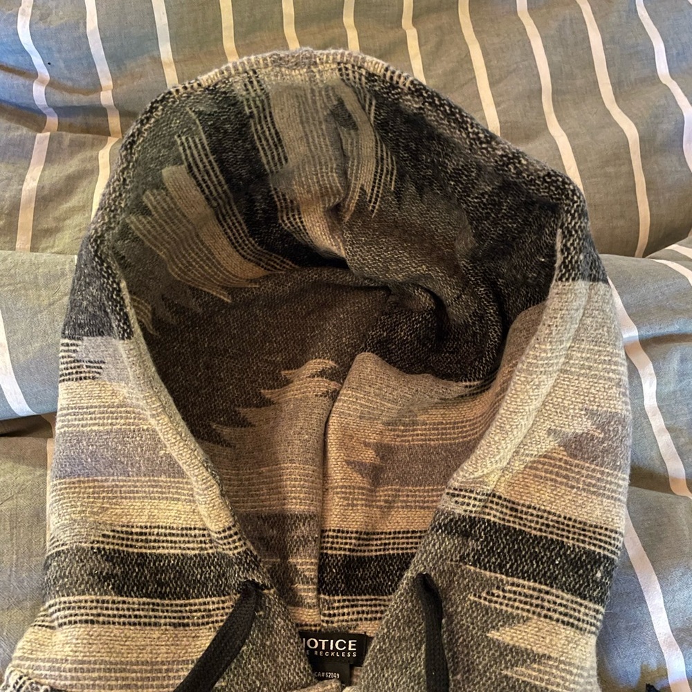 Aztec Poncho - Picture 4 of 8
